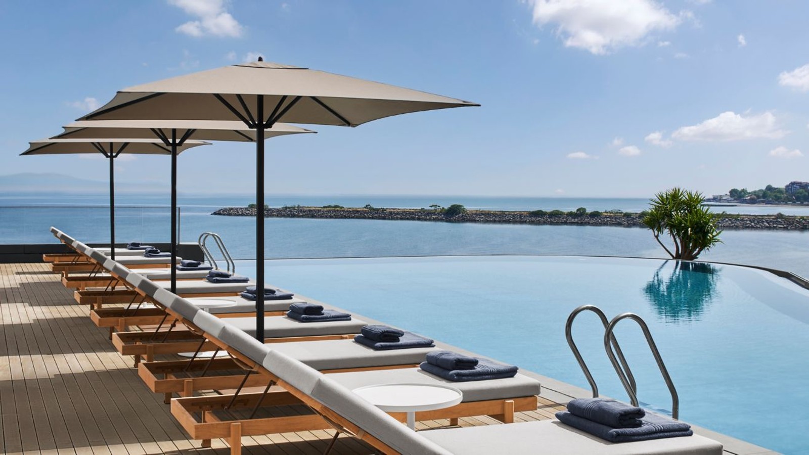 JW Marriott Hotel Istanbul Marmara Sea